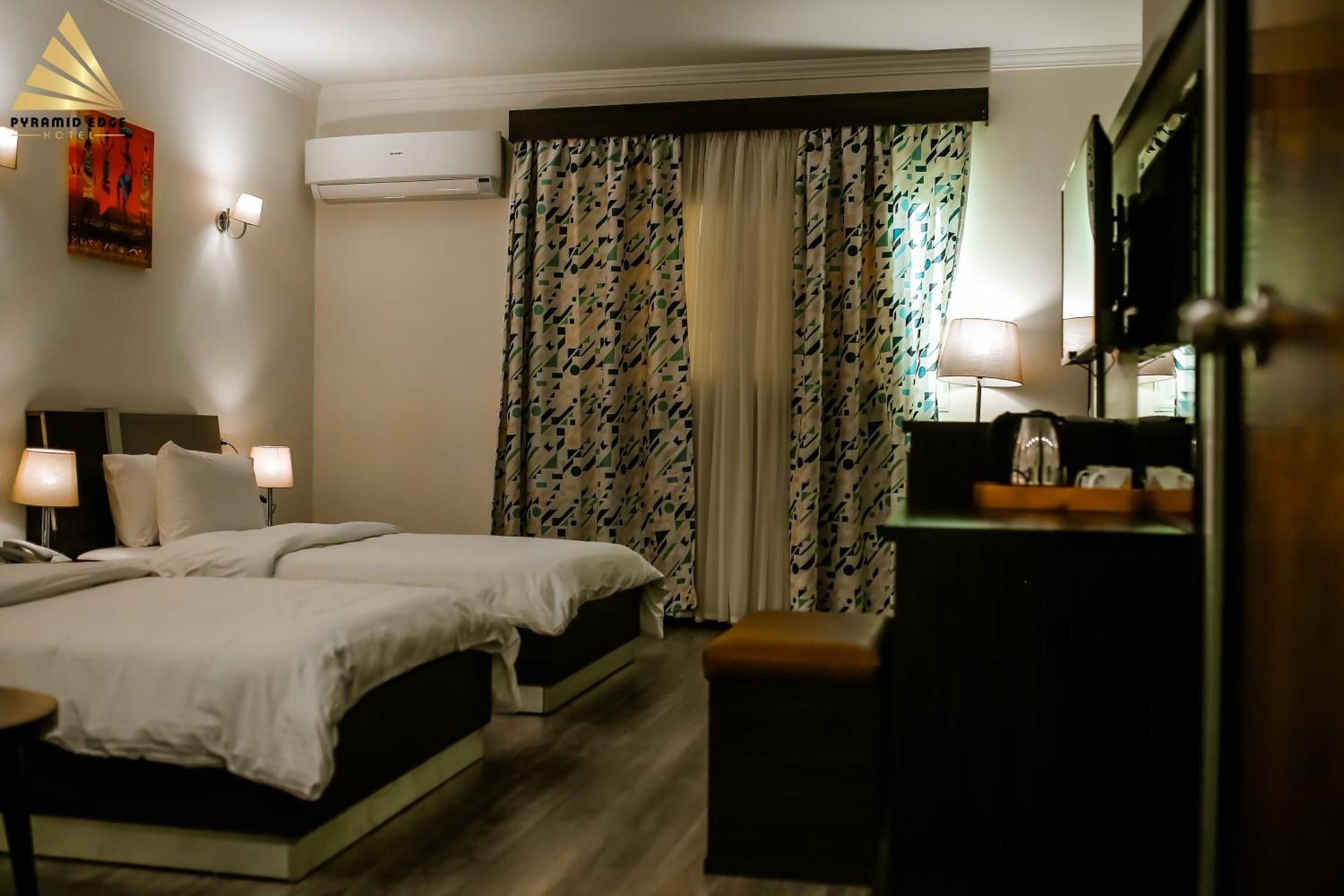 Pyramid Edge Hotel & Exclusive Pyramids View Rooftop Kafret el-Gabal Eksteriør bilde